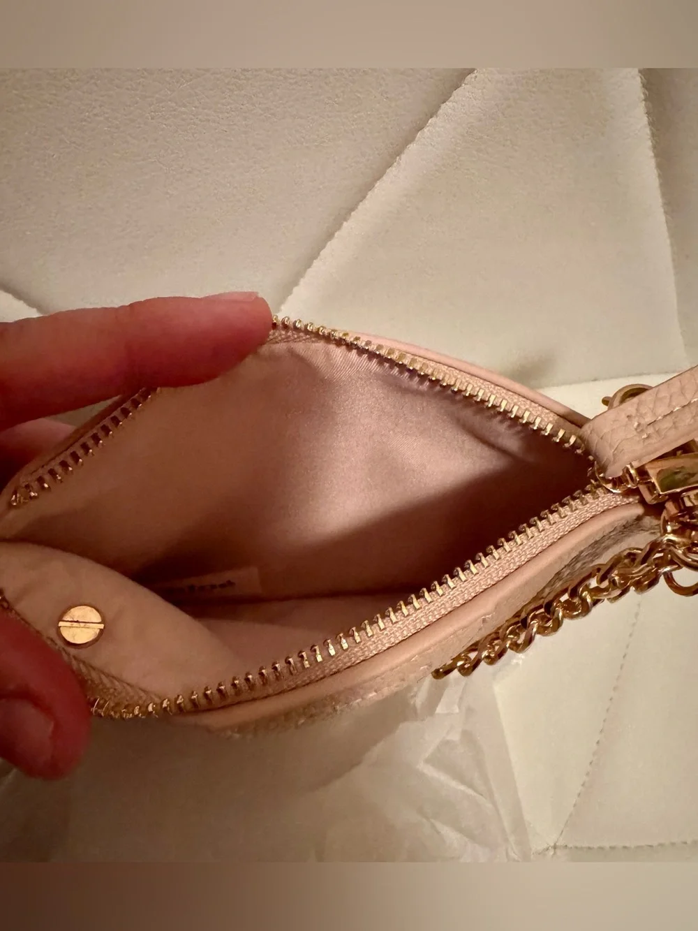 Chloe parfums pale pink pebbles leather zip pouch with gold hardware